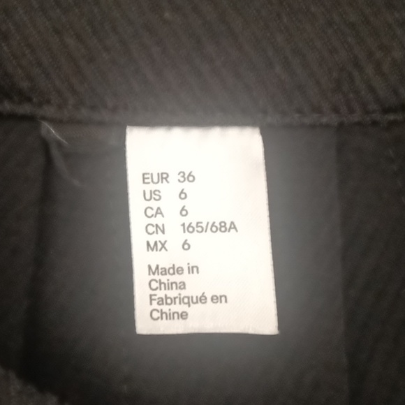 Black Pleated Mini Skirt US 6 - Picture 2 of 3